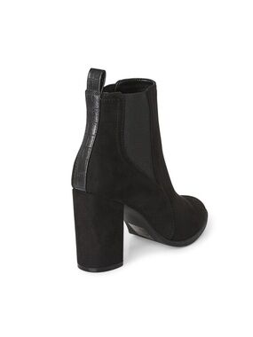 ☀️ George ☀️ black suede booties